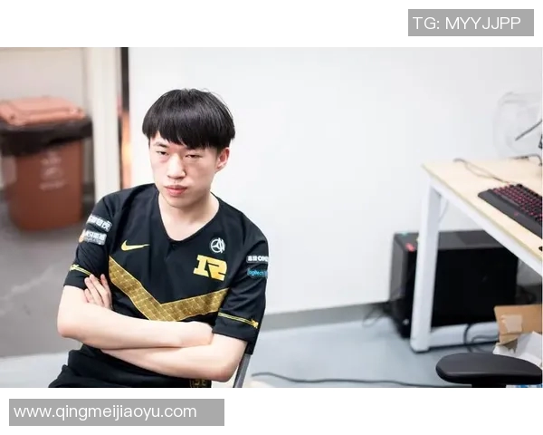 赛后复盘分析FPX与V5对决中的战术意识与团队配合探讨